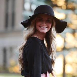 Meet your Posher, Annie